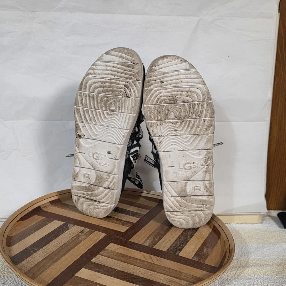 UGG SEAWAY SNEAKER  Women's Girls Size 4 (Youth) Ribbon Laces Shimmer